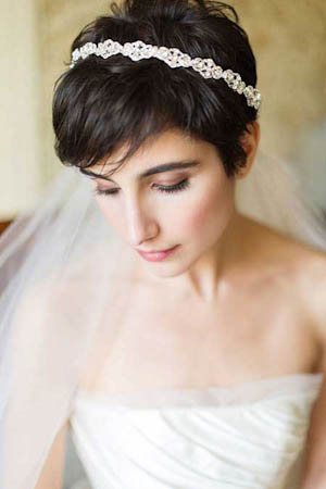 capelli-corti-cerchietto-acconciatura-matrimonio